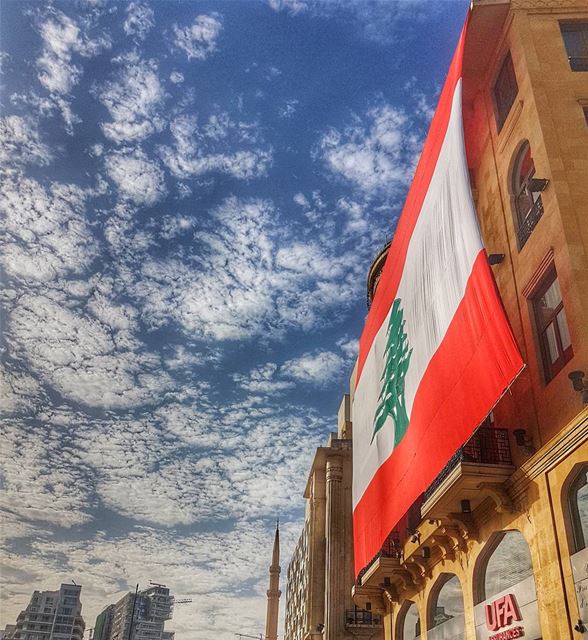 [SARMADI] استقلال........ independence  lebanon  beirut  flag ... (Downtown Beirut)