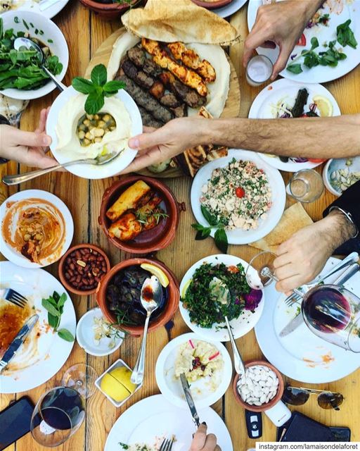 Saturday lunch should be like ☝️😋 What's your favorite Lebanese Mezze...