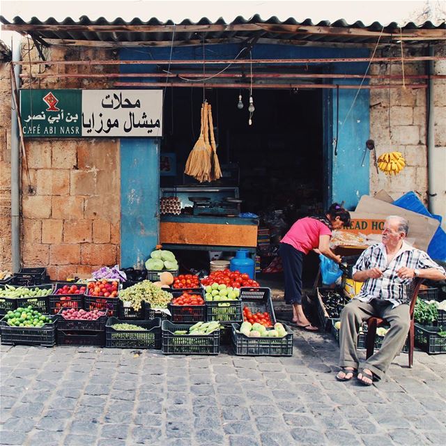 •Saturday shopping• Lebanon  HuntgramLebanon  LebaneseLife ... (Batrun, Liban-Nord, Lebanon)