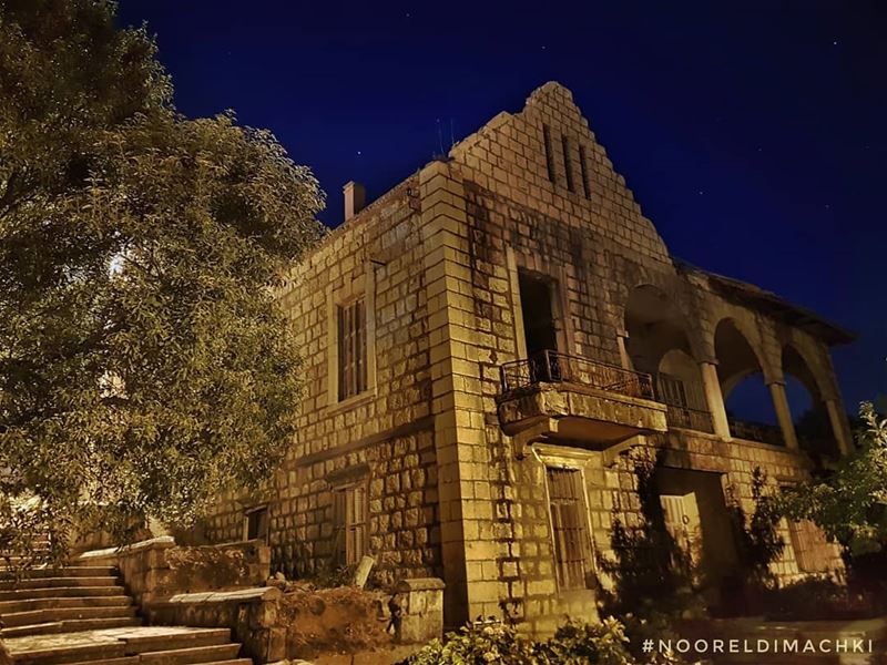  sawfar lebanon lebanese_architecture architecture livelovelebanon... (Sawfar, Mont-Liban, Lebanon)