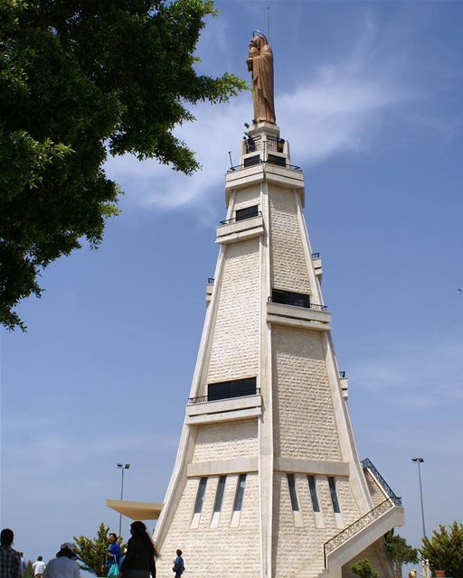 Say the  rosary everyday, to bring  peace to the... (Maghdoûché, Liban-Sud, Lebanon)