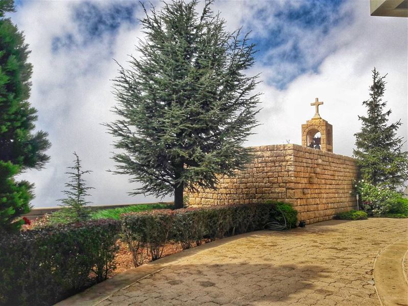 Saydit L Hosn-ehden,zgarta