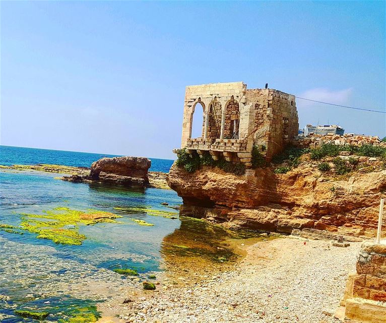  sea ruins oldplace sunnyday biking beach batrouning livelovebatroun... (Batroûn)