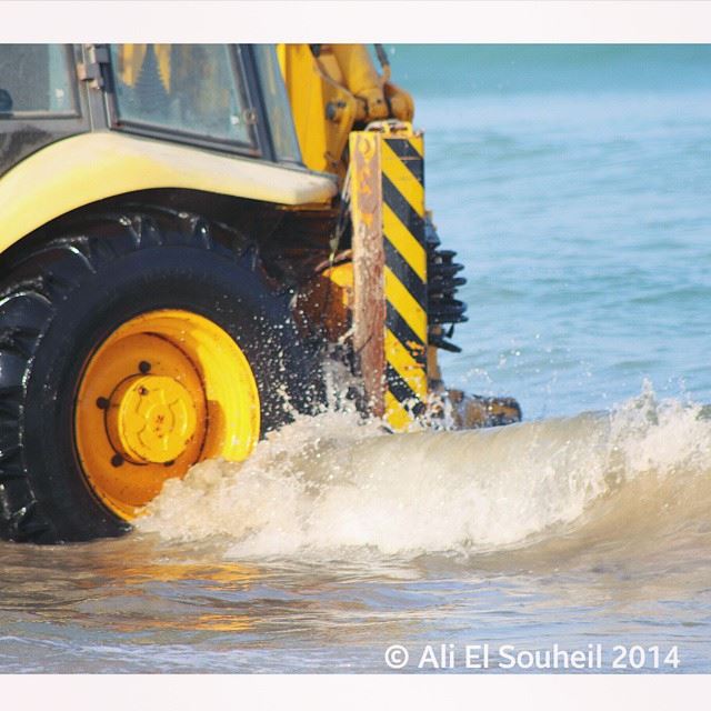  sea  wave  southlebanon  yellow   caterpillar  lebanon  wheel  colorful ...