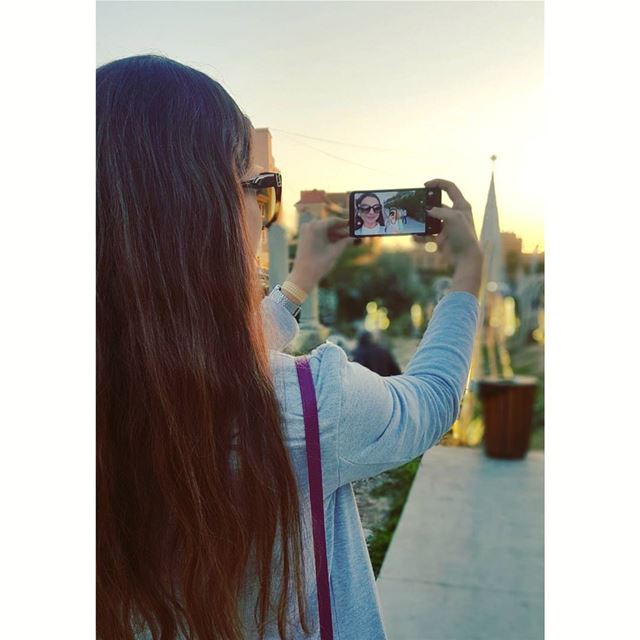  selfie with the super  photographer 📷 sunset by the  christmastree 🎄....