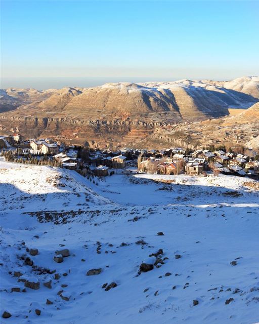 Serious hiking in the snow to work off all the food I ate this weekend ❄️ (Mzaar Kfardebian)