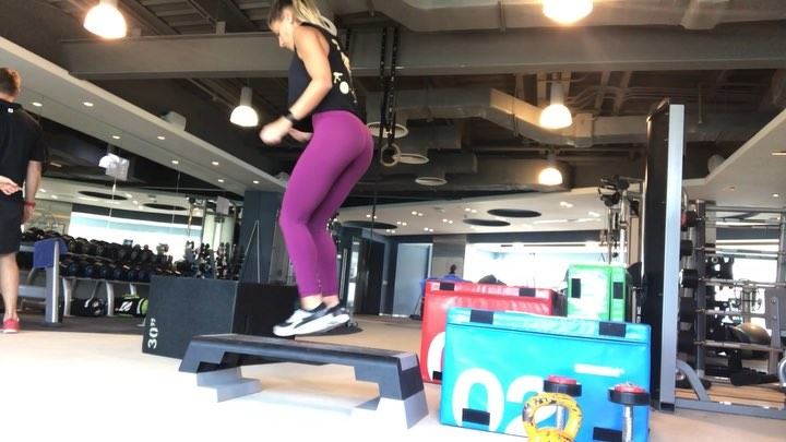 Set your  timer and give this a go:😈 5 x😈 30 side to side on  stepper� (Dubai, United Arab Emirates)