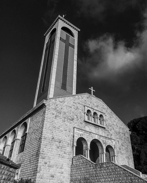 Seven days, seven black and white photos of your daily life. No people! No... (Aïn Saâdé, Mont-Liban, Lebanon)