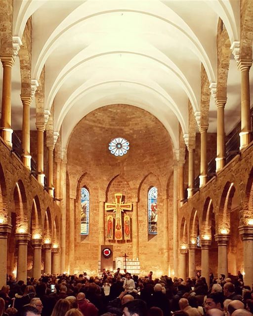 Sexta-Feira da Paixão na maravilhosa Igreja de São Elias, no centro históri (Saint Elie)