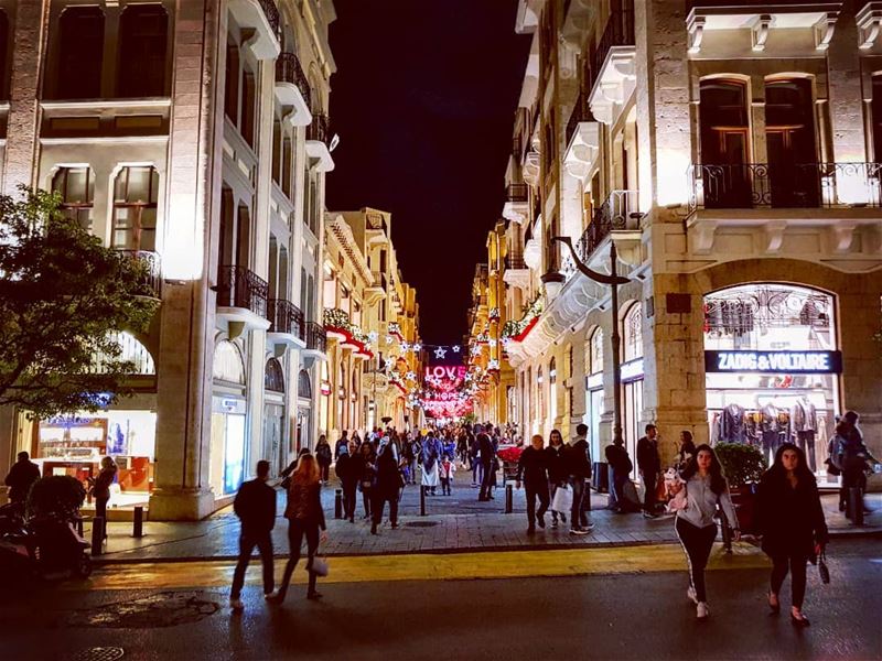 Shappings Yaaneh......... christmas  shopping  lebanese  style ... (Beirut, Lebanon)