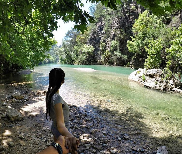 She ran away in her sleep and dreamed of paradise.  paradise gopro5 ... (Chouwen)