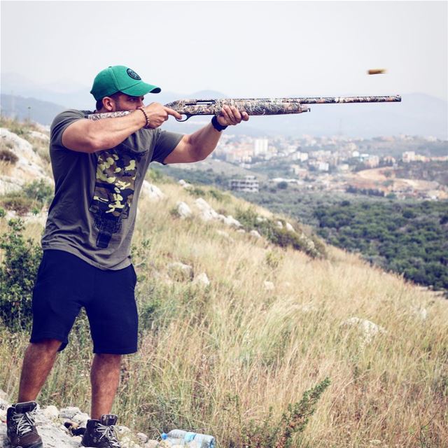 Shoot !  hunting  Lebanon  army  camouflage  beretta ...