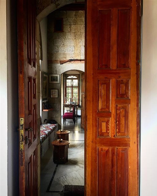 shooting  documentary  producer  film  heritage  oldcity  love  death ... (قصر المختارة)