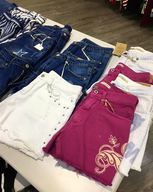 Shorts in many styles and colorsDailySketchLook 351 shopping  italian ... (Er Râbié, Mont-Liban, Lebanon)