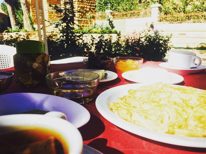  shouf getaway husbandandwife morning breakfast breakfastlover... (Chouf)