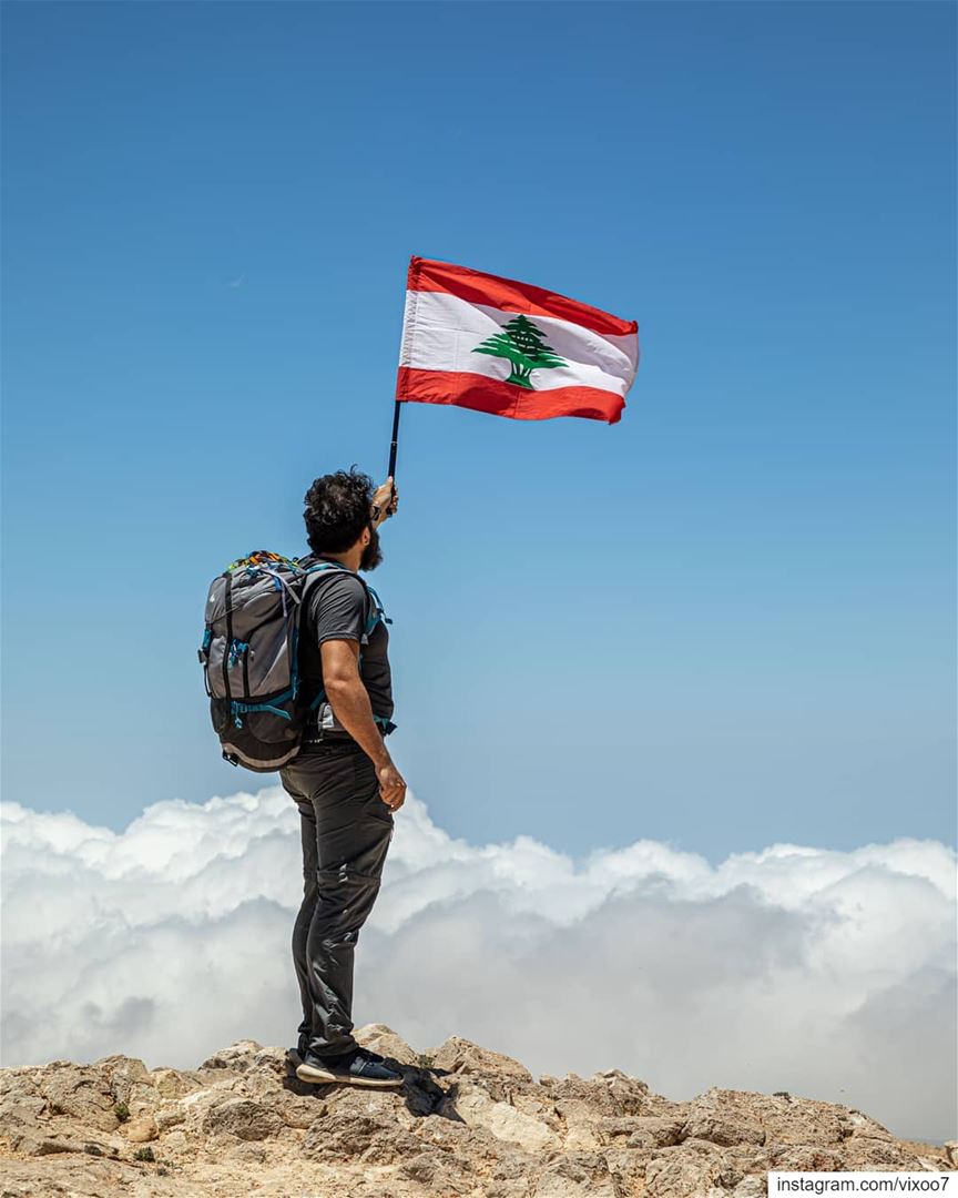 Show your Lebanese Pride 🇱🇧 on top of Qurnat al Sawdā’, the Martyrs... (Qurnat as Sawda')