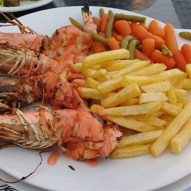  shrimps   friespotatoes   vegetablessaute   fresh  food  lebanesefood ...