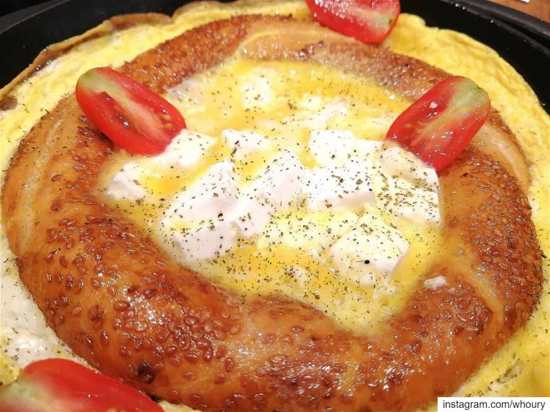  simitsarayı simitsarayi simit omlette simitomlette eggs friedeggs... (Simit Sarayi Lebanon)