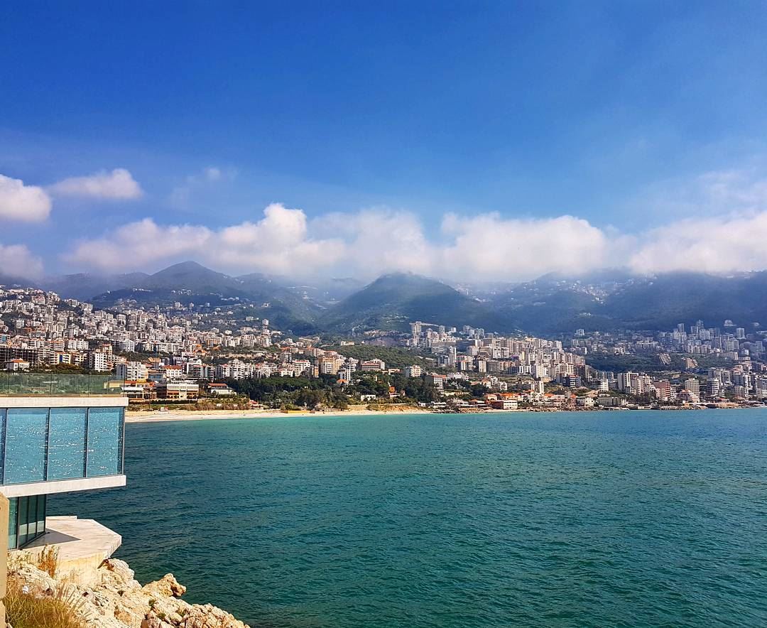 Simply amazing lebanon❤❤❤ splendid  view  mountains  seaside  beach ... (Jounieh, Liban)