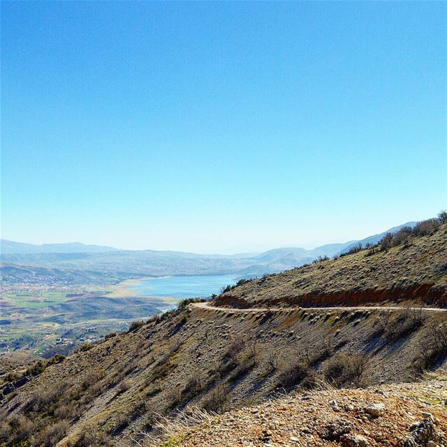 Simply beautiful❤❤🇱🇧🇱🇧 beautifulday  lake  road  roadtrip ... (West Bekaa)