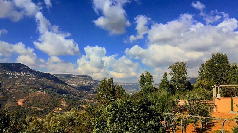  sky  clouds  trees  gogreen  bluesky  mountains  backyard ... (Bshatfin, Mont-Liban, Lebanon)