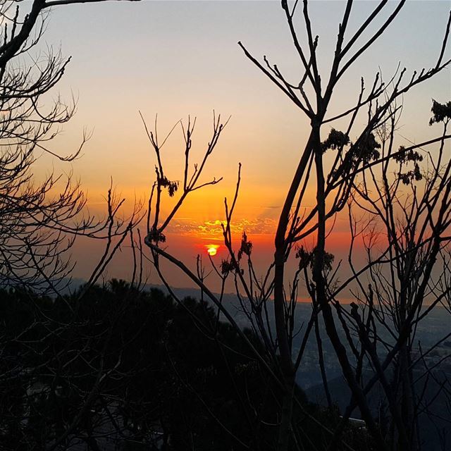  sky  skylovers  blue  skyline  earth  clouds  dawn  nature  naturelovers ... (Kahale)