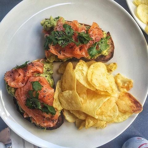 Smoked Salmon Avocado Toast from @thedeli.co / Highly recommended! Photo taken by @daliarecommends  (Deli.co)