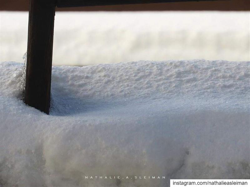  snow  grain  flakes  snowflakes  details  stormyday  insta_lebanon ... (Lebanon)