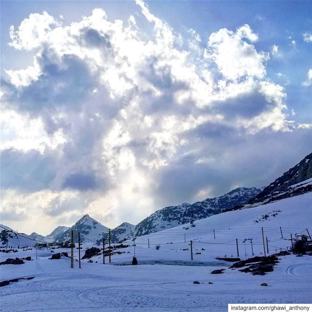 Snow posts are still on? 🤔❄️From today destination 🙋🏻‍♂️💙... (El Laklouk, Mont-Liban, Lebanon)