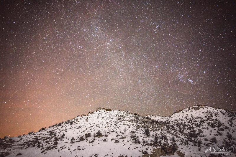 Snowflakes are kisses from heaven ❄️🌌 (Tannourine)