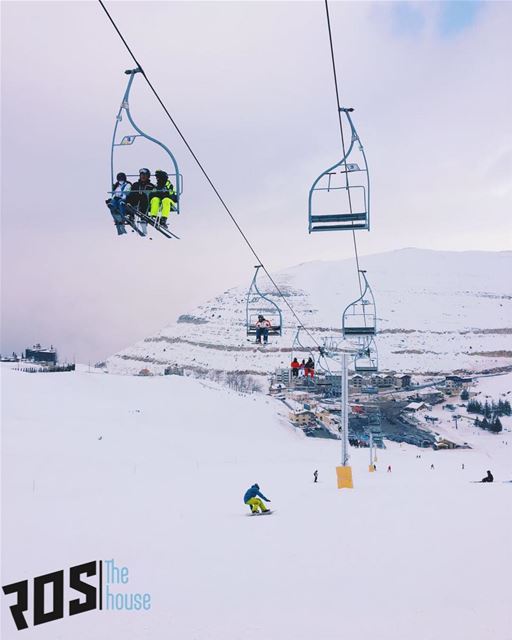 Snuggle butt buddies keeping you warm on the way up. 🍑🍑🍑🌶.And a crazy... (Mzaar Ski Resort)