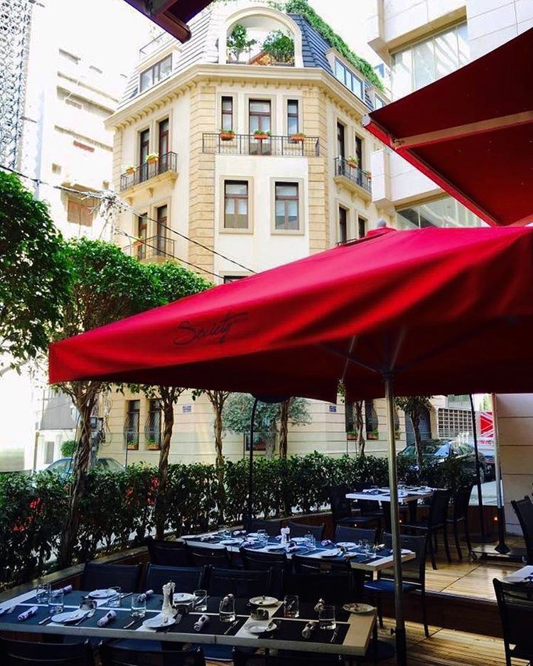 Society Bistro @societybistro é outro restaurante europeu em Beirute, com... (Society Bistro)
