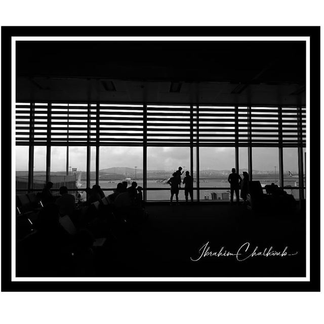 Sombras del aeropuerto -  ichalhoub in  Turkey shooting with a mobile...