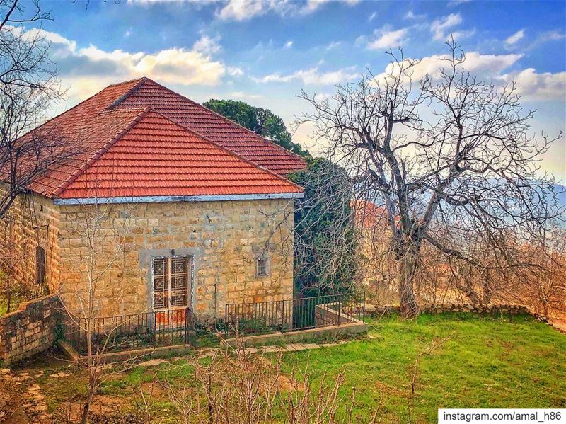 Some days, she has no idea how she’ll do it. But every single day, it... (Sawfar, Mont-Liban, Lebanon)