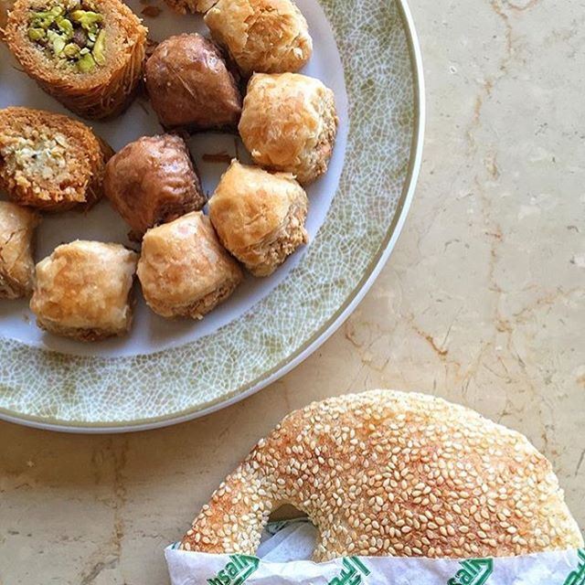 Some delicious Lebanese "snacks"  are enough to make any Monday better ❤️❤️🍴 (Al-Bohsali Sweets)