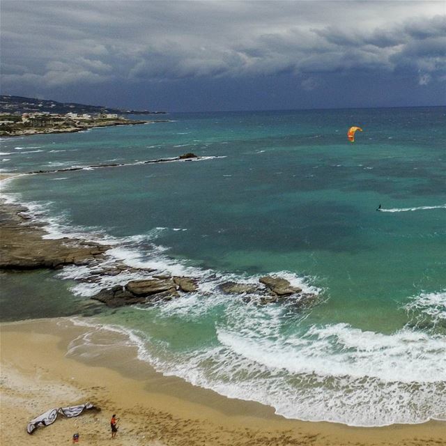 Some of us indoor and some in the middle of the storm increasing... (Batroûn)