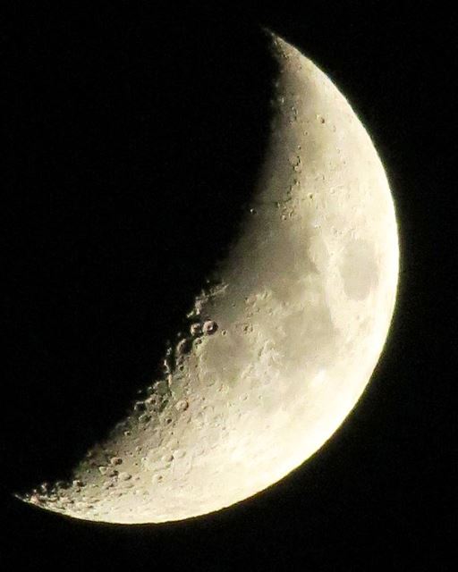 ... somebody's trying to "shoot down the moon"...🌛------..... (Beirut, Lebanon)