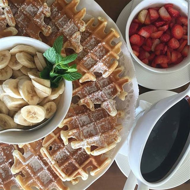Something sweet to boost Monday Morning?by @repost_restaurant  waffle...