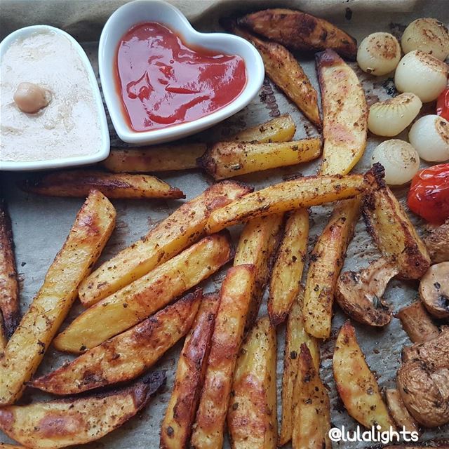 🍟Sometimes it needs to be messy😛🍟...OILFREE Baked potato fries,mushr (Germany)