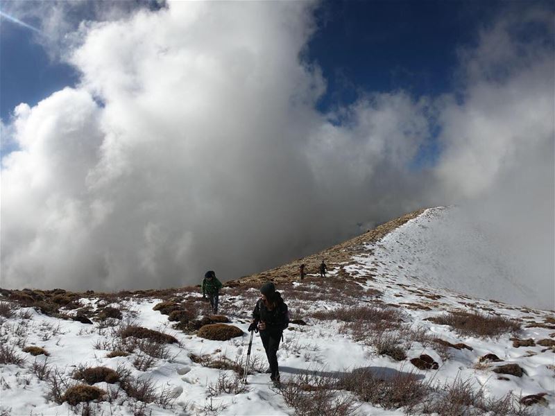 Somewhere between the start of the trail and the end 😎⛅️❄️.......... (Mzaar Kfardebian)