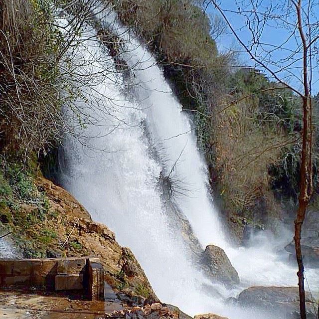 Soo nlove w/ths place❤️  kfarhelda  naturelover  waterfalls  freshair...