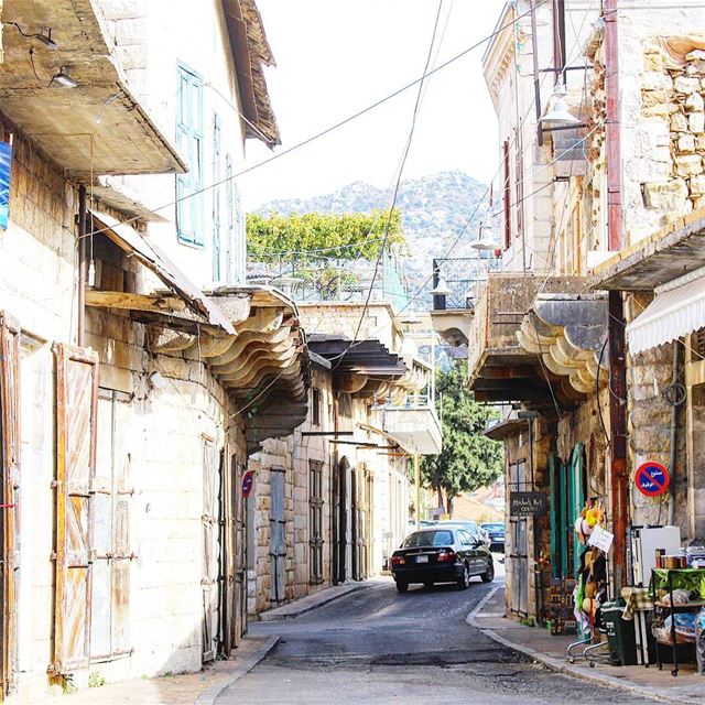  souk  oldsouk  oldhouses stonehouses<B (Douma, Liban-Nord, Lebanon)