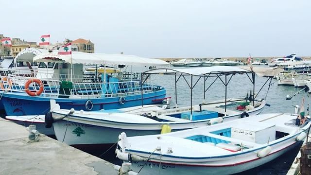  Sour  port------------------------------ hangoutlebanon ... (Tyr , Liban)