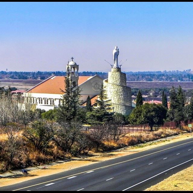  sourawshamsieh  maronitechurch  tagsforlikes  igersjozi  igersdaily ... (Our Lady Of Lebanon Maronite Catholic Church, Mulbarton)