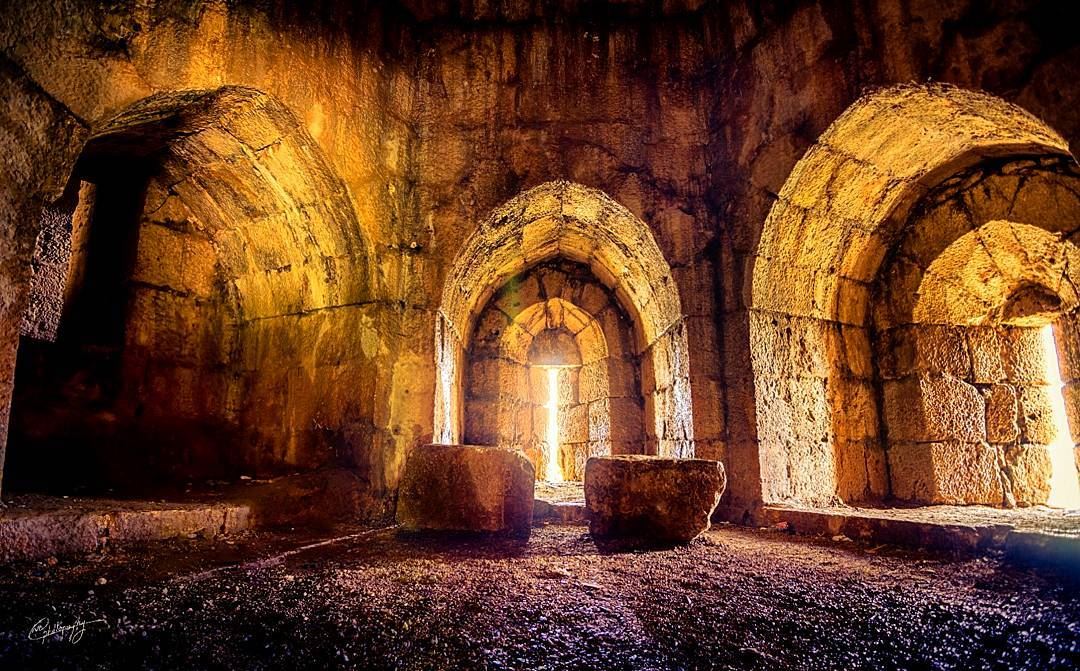  south  lebanon  old  ruin  castle  snapshot  photo  photos  photoshoot ... (Beaufort Castle, Lebanon)