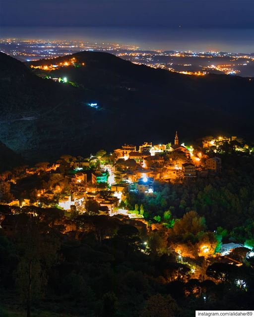 Southern night 💫...... nightphotography landscape... (South Governorate)