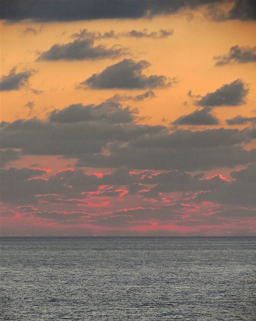 ... Splash some water down below, Throw around few clouds above...Tuck... (Beirut, Lebanon)