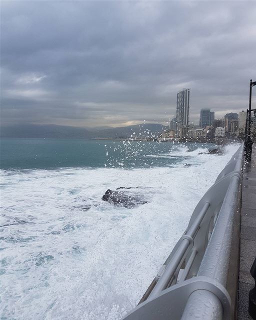 Splashhhhh....have a great weekend ig_respect  ig_lebanon  insta_lebanon... (Manara Beirut)