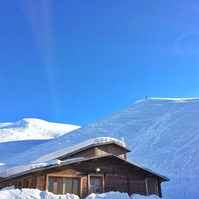 Spot the man on top of the mountain 😎 zaarourclub  livelovebeirut ... (La Cabane Du Chef)
