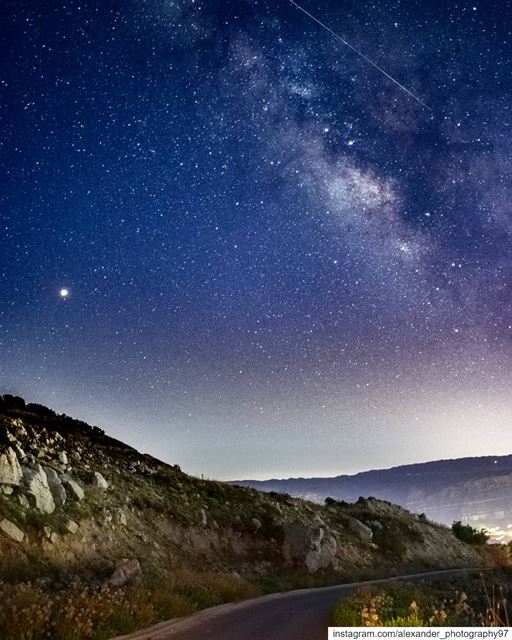 Spot the meteor 🌠 The milky way season is Back 🌌 - Good night from... (Akoura, Mont-Liban, Lebanon)